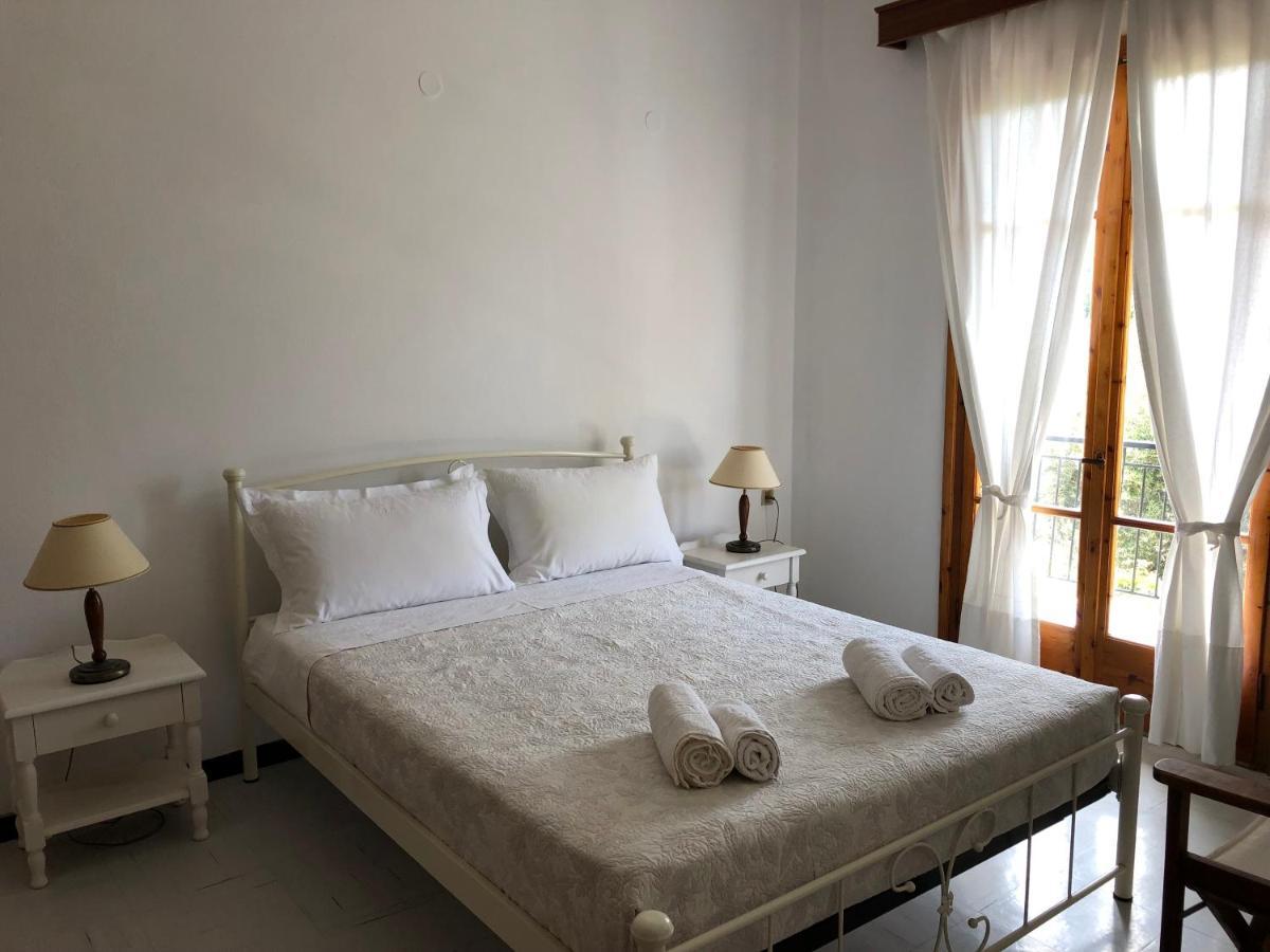Apelati Hotel Keri ภายนอก รูปภาพ