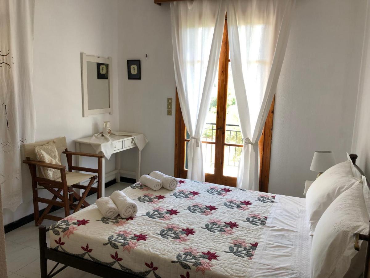 Apelati Hotel Keri ภายนอก รูปภาพ